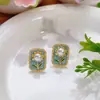 Pendientes de perlas Zhuji estilo francés que realzan el temperamento, pendientes vintage, pendientes de botón para uso diario, pendientes de lujo ligero de alta gama al por mayor