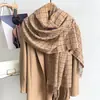 Novo Lenço Xadrez de Falso Caxemira Estilo Coreano de Alto Padrão com Franjas para Mulheres Outono/Inverno Viagem Xale Quente Lenço de Pescoço