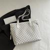 Bolsa de Ombro Tote Simples de Design 2025 para o Dia a Dia Moda Outono Nova Bolsa de Axila Feminina