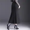 Falda de lana de cola de pez, nueva falda lápiz de cintura alta ajustada para mujer Otoño e Invierno 2026, falda elegante y versátil de longitud media