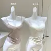 Camisola de renda off-white/rosa com alças de dupla camada