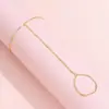 Pulseira Anel Simples Transfronteiriça Europeia e Americana para Mulheres Pulseira de Corrente com Pingente de Ouro Anel Integrado Manoplas Pulseira Joia