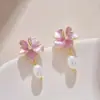 Elegantes Pendientes de Perla de Agua Dulce con Flores Rosa Claro, Estilo Femenino, Fresco y Dulce, Pendientes Simples y Versátiles, Pendientes Nuevos