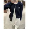 Cardigan de Tricô Torcido Estilo Coreano Retrô para a Nova Temporada Outono/Inverno 2025 com Suéter Jaqueta de Gola Redonda Gentil, Elegante e Versátil para Mulheres