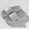 Pantuflas de verano para mujer, para el hogar, el baño, antideslizantes, con suela gruesa, para uso en interiores y exteriores, sandalias y pantuflas para el hogar para parejas, para hombre.