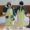 Pijamas de Invierno para Niños Pijamas para Niños Terciopelo de Coral Engrosado Medianos y Grandes Niños Niños Estudiantes de Secundaria Batas de Baño Sacos de Dormir Antipatadas
