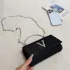 Otoño 2026 Nuevo Elegante Casual Chic Bolso Cuadrado Pequeño Versión Coreana Diseño de Nicho Bolso Cruzado con Cadena para Hombro