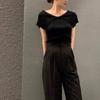 Tejido de punto delgado con solapa de hombros descubiertos para mujer Verano transfronterizo Nuevo Delgado Top de fragancia pequeña Estilo suave Camiseta