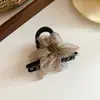 Pinza de Flor de Malla de Tela Pinza de Agarre Temperamento Suave Francés Versátil para el Trabajo Pinza de Tiburón Parte Trasera de la Cabeza Moda Accesorios para el Cabello Mujeres