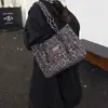 Comércio Exterior Transfronteiriço Mais Vendido Bolsa de Mão em Camurça Moda Feminina Design de Nicho Bolsa Tote de Ombro para Estudante Universitário