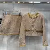 Estilo Tweed 2024 Outono Novo Estilo Borda de Lantejoula Dourada Jaqueta Curta Conjunto de Saia Tweed para Mulheres