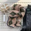 Cachecol de Xadrez Losangular de Alto Padrão Coreano 2025 para Mulheres em Atmosfera de Inverno Cachecol de Pescoço Espesso Quente Xale
