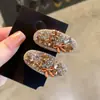 Presilha de Cabelo Oval com Laço de Pérolas e Strass Super Brilhante Presilha Bico de Pato Mini Presilhas Pequenas para Testa Presilha de Cabelo de Nicho com Toque de Luxo