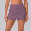 Falda deportiva fruncida para mujer, anti-exposición, de cintura alta, color liso, imitación de dos piezas, shorts cortos de yoga