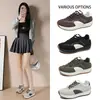 Zapatos nuevos estilo coreano para papá para mujer, zapatillas deportivas para correr de estudiante otoño 2026, zapatos casuales con suelas gruesas y aumento de altura F8878