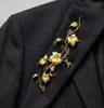 Broche de Espada Full Diamond Brillante de Trabajo Pesado Lujo Ligero para Mujer Nicho de Gama Alta Único Hermoso Pin Accesorios para Abrigo Chaqueta