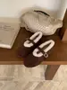 []Outono de 2026 Novos Sapatos Femininos Salto Baixo Bico Redondo Laço de Pelo Sapatos Individuais Sapatos Femininos