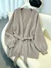 Bestseller transfronterizo: Nuevo producto de otoño e invierno para mujer de talla grande europea y americana - cárdigan de punto con cinturón en la cintura, cuello en V, mangas largas y dobladillo de canalé