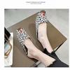 Chinelos Femininos de Verão para Exterior 2025 Novos Versáteis Moda Coreana Chic Peep-Toe de Solado Plano Sandálias da Moda Preguiçosas