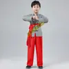 Niños gente común agricultores traje de actuación período de la República de China gente común chica de pueblo granja del norte de Shaanxi