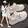 Sapatos Brancos de Solado Grosso para Mulheres 2025 Novo Plataforma Primavera & Outono Sapatos Femininos Leve Solado Macio Estudantes Respirável Couro Aumentadores de Altura Tênis
