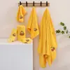 Toalla de pato amarillo pequeña al por mayor, absorbente, para adultos y niños, juego de tres toallas de baño de dibujos animados, estilo nuevo con bordes ribeteados, hecho de vellón de coral para uso doméstico