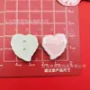 Pingentes Pequenos de Letras Borboleta Estilo Chanel Galvanizados, Acessórios Plásticos DIY de Flores e Corações, Presilhas de Cabelo, Decorações para Capas de Celular e Adesivos