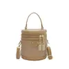 Bolsa Saco Versátil de Moda de Nicho para Mulheres 2025 Nova Chegada Transfronteiriça Bolsa de Mão com Padrão Trançado Casual Exquisite Bolsa Transversal