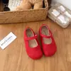 Zapatos de princesa dulces y bonitos para niñas, nueva colección primavera 2026, zapatos de piel para niños con suelas suaves de gamuza, merceditas versátiles para bebés, perfectos para actuaciones