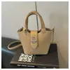 Bolsa de Mão com Padrão Lichia para Legumes Pequena Bolsa de Mão para Mulheres 2026 Nova Moda Bolsa Saco de Couro Macio Bolsa Transversal Simples de Primavera