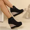 Sapatos de Salto Plataforma Plus Size Transfronteiriços Femininos 2026 Outono Inverno Nova Moda Bico Redondo Solado Grosso Salto Alto Retrô Botas Curtas Em Estoque