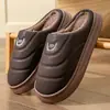 Pantuflas de algodón extragrandes para hombre, nuevo estilo otoño/invierno 2026, pantuflas de casa para interior, antideslizantes, cálidas, de felpa, con suela gruesa, de algodón para hombre
