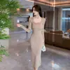 Fotos reales y precios reales de ropa de mujer de comercio exterior 2023 nuevo vestido de punto con cuello cuadrado francés con un diseño puro y deseable, corte ajustado