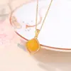 Yi Lu Yin Prata de Lei S925 Banhado a Ouro Jade Hetian Âmbar Pingente Quadrado Novo Estilo Chinês Oco Versátil Colar de Jade e Prata