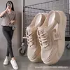 Zapatos Sandalias y Pantuflas para Mujer 2024 Ropa Exterior para Mujer Zapatos Casuales Deportivos de Suela Gruesa Semi-Malla Transpirables Nuevo Verano Baotou