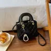 Bolsa de Mão Ruien Rombus Pequena Feminina Outono 2026 Novo Estilo Tendência Moda Para o Trabalho Bolsa de Ombro Único Luxo Leve Estilosa