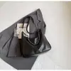 2026 Nueva Bolso de Hombro Vintage de Gran Capacidad para el Día a Día, Bolso Cruzado de Cadena con Diseño de Nicho Casual Moderno y Versátil