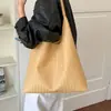 Bolso de mano tejido de lujo ligero de alta gama, nicho, para mujer, nuevo estilo 2026, moderno, popular de verano, para ir al trabajo, bolso de hombro único, tote