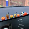 Pantalla de coche de gato adornos pequeños accesorios para coche decoraciones de consola central de coche accesorios pequeños para coche eléctrico