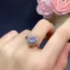 Fabricantes de joyería transfronterizos al por mayor anillo de compromiso retro de lujo ligero anillo S925 de plata incrustado con piedra lunar azul natural abierto