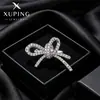 Ear cuff de Xuping con lazo retorcido incrustado de circonitas, sin perforación, clip para oreja elegante y con estilo, pendientes dulces y de aspecto de hada para mujer