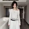 Camiseta de manga larga con retazos de encaje a rayas para mujer, estilo fino de verano, adelgazante, holgada, casual, petite, corta, protectora del sol