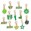 Accesorios de joyería de aleación multicolor y multiestilo, dijes colgantes de esmalte dorado KC, colgantes de flor, corazón, pentagrama y chile
