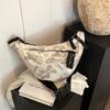 Bolsa Feminina Estampa de Urso Lona Bolsa de Peito Moderna Grande Capacidade Nova Bolsa Transversal de Ombro Único Moda Casual Simples Bolsa Dumpling