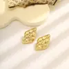 Pendientes Retro de Rayas Verticales Estilo Europeo y Americano Estilo Lujo Ligero Acero Inoxidable Corazón Hueco Pendientes de Mariposa Pendientes de Nicho para Mujer