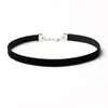 Choker Preto com Flores Pequenas Geométricas Dark Gótico Europeu e Americano Mais Vendido da Amazon Colar Retro Feminino