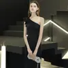 Vestido de Noche Negro para Mujer 2026 Estilo Nuevo Elegante de Gama Alta Estilo Sirena con Diseño Único de un Solo Hombro Vestido de Brindis Nupcial con un Sentido de Sofisticación