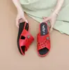 26 Zapatos Tradicionales de Verano para Mujer, Zapatos de Mamá, Pantuflas con Tacón de Cuña, Sandalias Elegantes y Suaves para Interiores/Exteriores, Pantuflas de PVC con Suela Gruesa