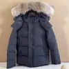 29 # Chaqueta Parka Wyndham con Piel y Insignia 29 Estilos de Chaquetas de Plumas de Ganso