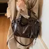 Bolso de hombro transfronterizo para mujer, bolso tote de hombro estilo vintage americano, bolso motero moderno y genial, bolso de gran capacidad para el día a día